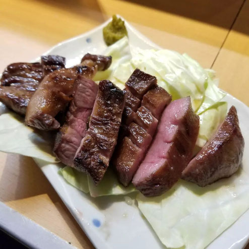 屋台：長浜ラーメンおかもと、料理：牛タン炭火焼き