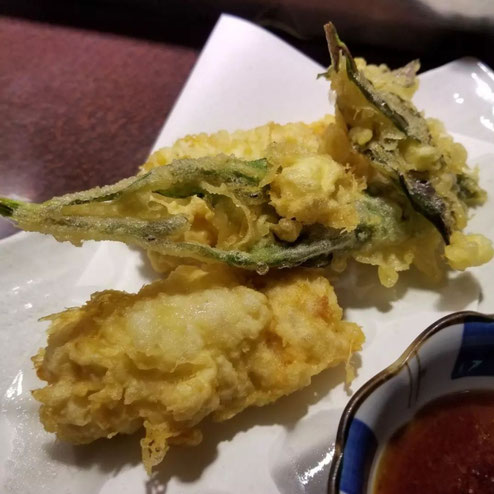 屋台：司、料理：ハモの天ぷら