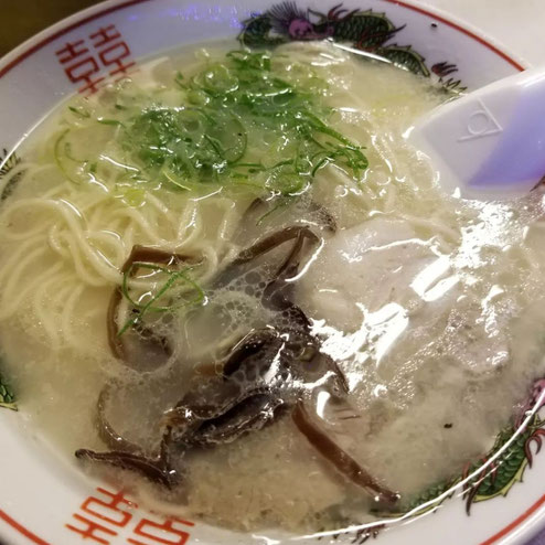 屋台：呑龍、料理：博多豚骨ラーメン