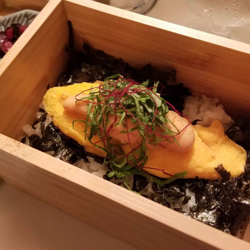 屋台：ひとつ屋根のした、料理：焼めんたい玉子重