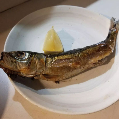 屋台：うまっつら、料理：いわし_焼き魚