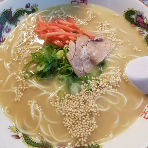 屋台：河ちゃん、料理：博多ラーメン