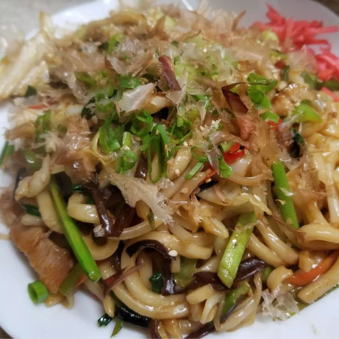 屋台：まみちゃん、料理：焼きうどん
