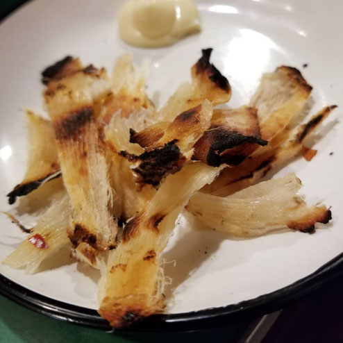 屋台：ちょうちん、料理：エイヒレ