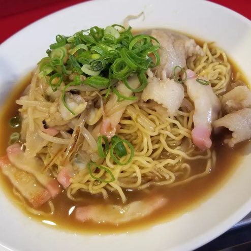 屋台：ばらかもん、料理：焼きラーメン