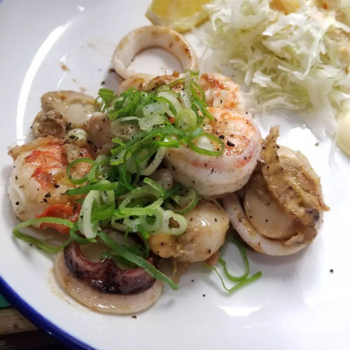 屋台：なかちゃん、料理：海鮮焼