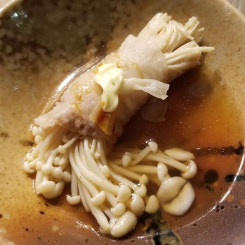 屋台：あごだし亭きさいち、料理：えのきバターしょうゆ
