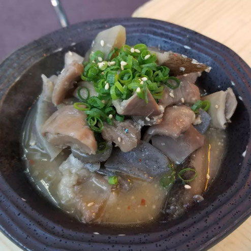 屋台：ウルトラC、料理：和牛モツ煮込み