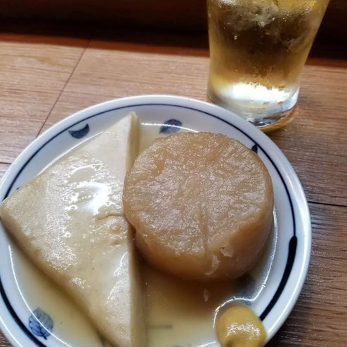 屋台：長浜ラーメンおかもと、料理：おでん