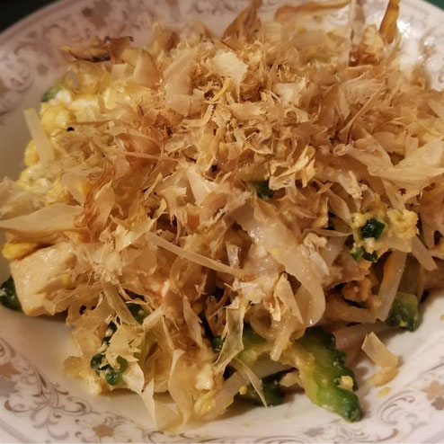 屋台：ちょうちん、料理：ゴーヤチャンプルー