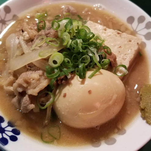 屋台：ちょうちん、料理：肉豆腐