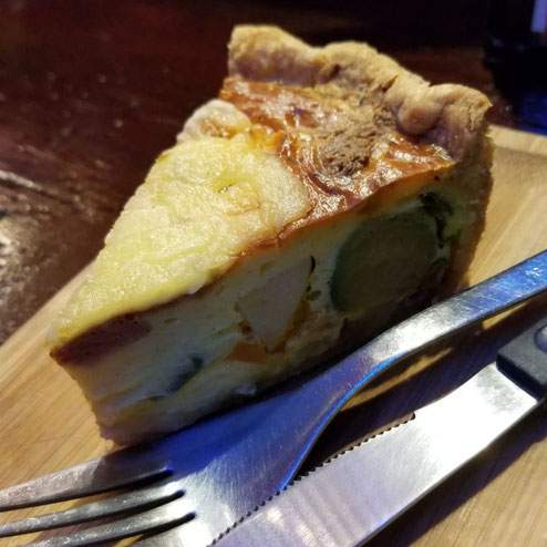 屋台：レミさんち、料理：本日のキッシュ