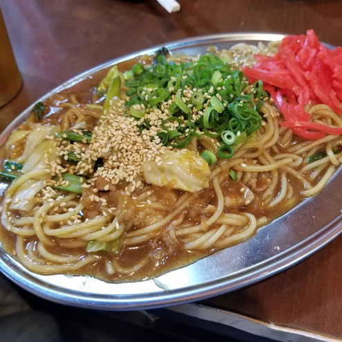 屋台：博多でかごっま屋台　酔っきー、料理：焼ラーメン