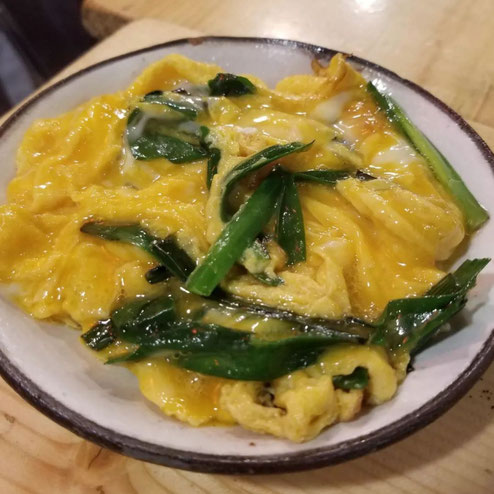 屋台：ウルトラC、料理：出汁醤油のニラ玉