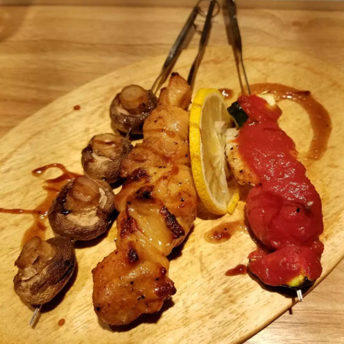 屋台：Telas&mico_テラスアンドミコー、料理：鉄串三種セット