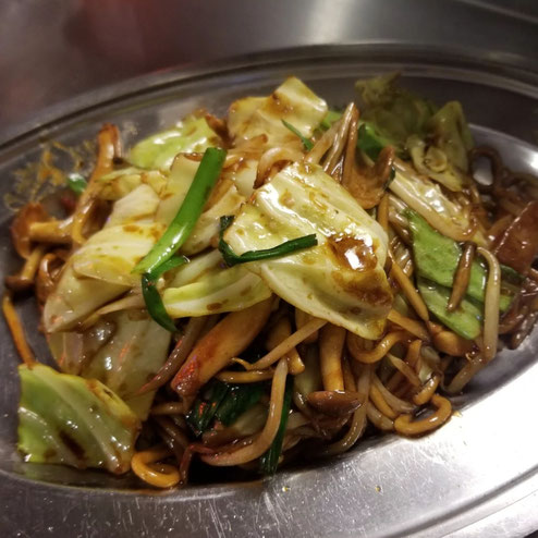 屋台：交龍、料理：太麺ソース焼きそば