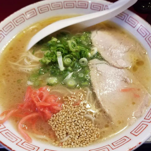 屋台：喜柳、料理：博多とんこつラーメン