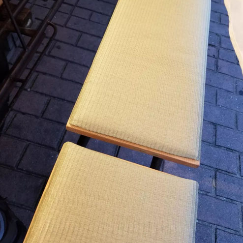 屋台：けいじ、料理：畳風な椅子