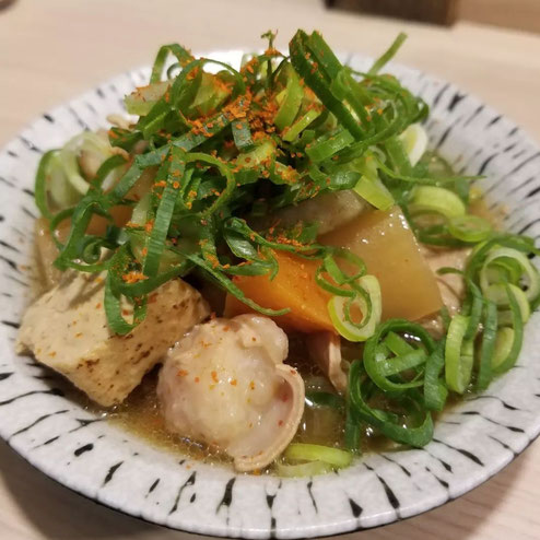 屋台：博多屋台　繋々、料理：和牛もつ煮込み