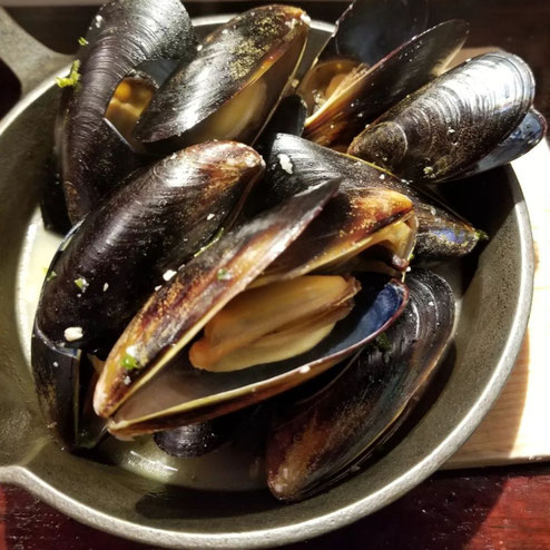 屋台：レミさんち、料理：ムール貝のワイン蒸し