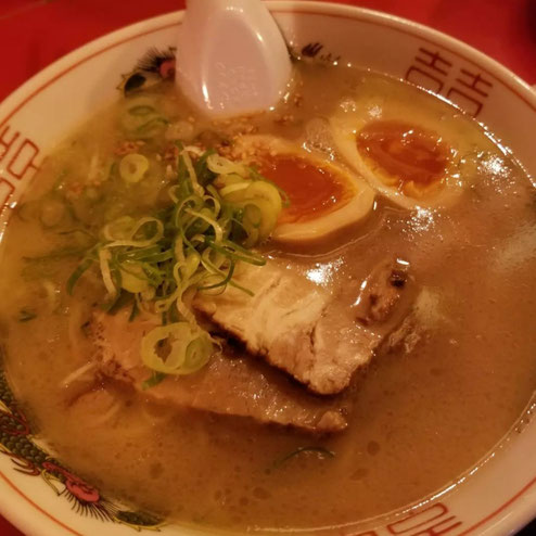屋台：屋台のたまちゃん、別館、料理：豚骨ラーメン