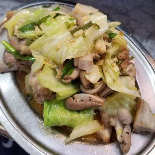 屋台：小金ちゃん、料理：塩ホルモン
