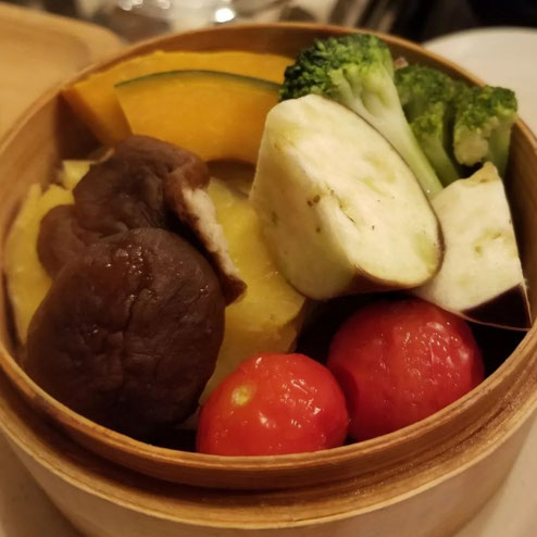 屋台：HEROs屋台蒸上Jojo、料理：温野菜のせいろ蒸し