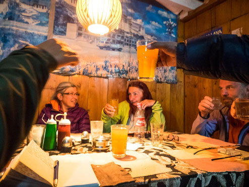 Prost auf die tolle Zeit in Nepal