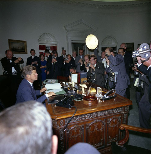 © Photographie von Robert Knudsen · White House Photographs · John F. Kennedy Presidential Library and Museum, Boston