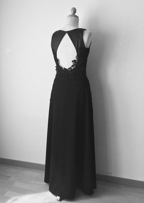 image: nina luca, fashion design, swiss fashion designer, schweizer jung designer, swiss design, swiss fashion, black wedding dress, leather wedding dress, dark fashion , dark style, dark wear, dark fashion blog, dark style blog