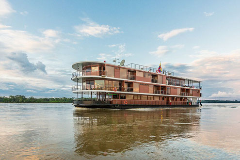 Flusskreuzfahrten auf dem Amazonas Nebenfluss im Regenwald mit ECUADORline