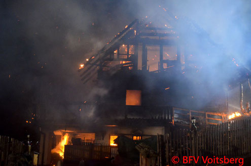 Feuerwehr; Blaulicht; BFV Voitsberg; FF Markt Mooskirchen; Brand; Auf der Pack; Wohnhaus;