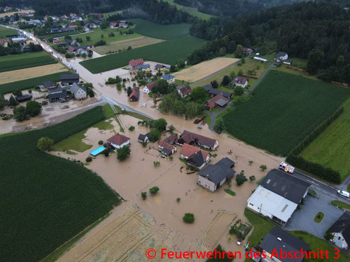 Feuerwehr; Blaulicht; FF Markt Mooskirchen; Unwetter; Hochwasser;