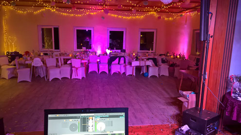 Hier sieht man Sound Mix DJ Team bei einer Hochzeit in Chemnitz.