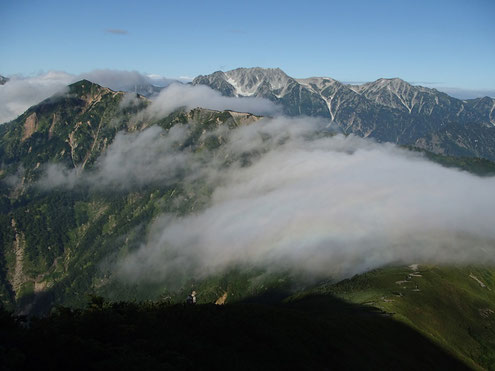 谷に虹と立山