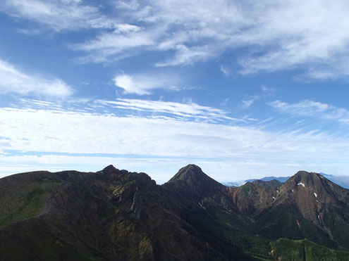 八ヶ岳核心部と青空