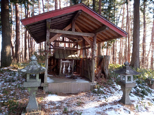 山頂の神社