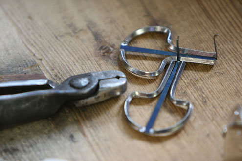 Handgefertigte Maultrommel aus Österreich in traditioneller Werkstatt