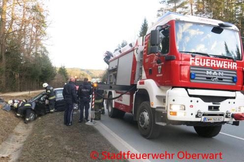 Feuerwehr; Blaulicht; Stadtfeuerwehr Oberwart; Unfall; PKW; Dornburggasse;