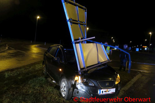 Feuerwehr; Blaulicht; Stadtfeuerwehr Oberwart; Unfall; PKW;