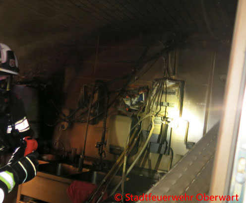 Feuerwehr; Blaulicht; Stadtfeuerwehr Oberwart; Brand; Imbissbude; Linkes Pinkaufer;
