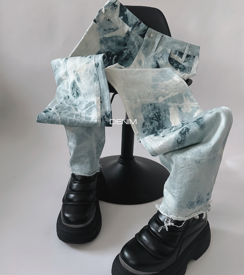 light denim jeans