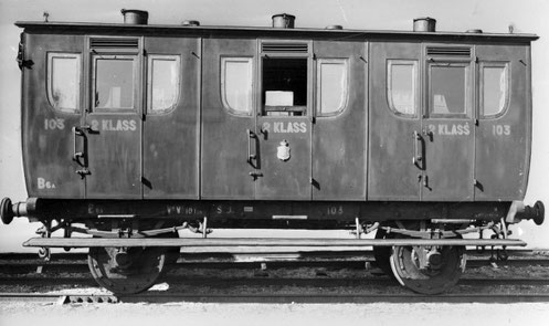 Personenwagen 2. Klasse mit 3 Abteilen Bildquelle: (3)