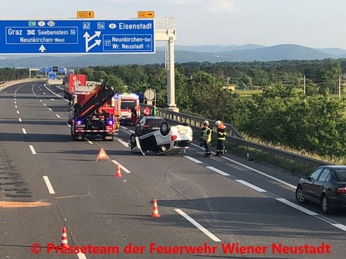 © Presseteam der Freiwilligen Feuerwehr Wiener Neustadt