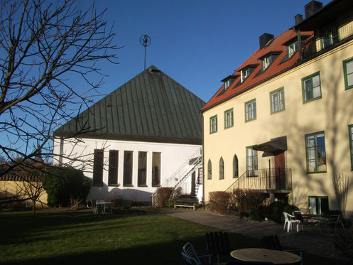 Die Kirche und das Gästeheim der Birgittaschwestern in Vadstena