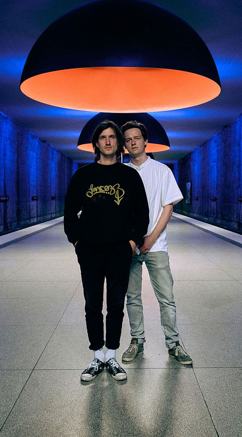 Das bayerische Synthesizer-Pop-Duo Whoiswelanski sieht sich von den Beatles, Bon Iver oder Fleetwood Mac beeinflusst. Im Dezember live in Freiburg und München. Foto: Promo  