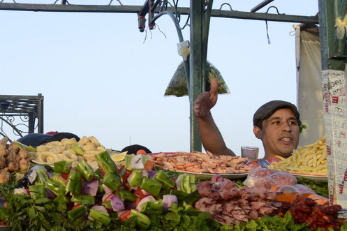 "marokkanischer Salat, Fisch, Spieße, Tagine- wir haben alles..."