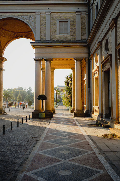 Eingang zum Orangerie Schloss in Potsdam