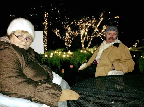 2015 ; Rachel & Theus rugged up