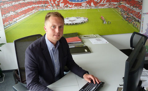 Wichtig ist dem ehemaligen Fußballtrainer: "Die Mannschaft". (Fotos: Julian Viering)